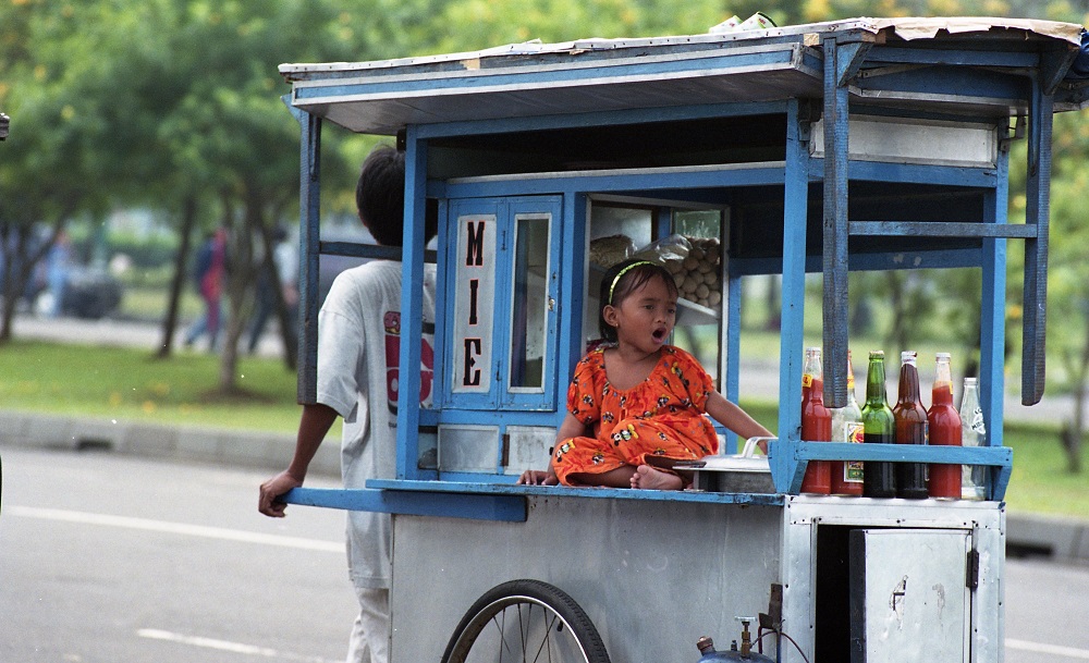 Gerobak Alat Angkut Multifungsi Yang Masih Eksis Kompaspedia