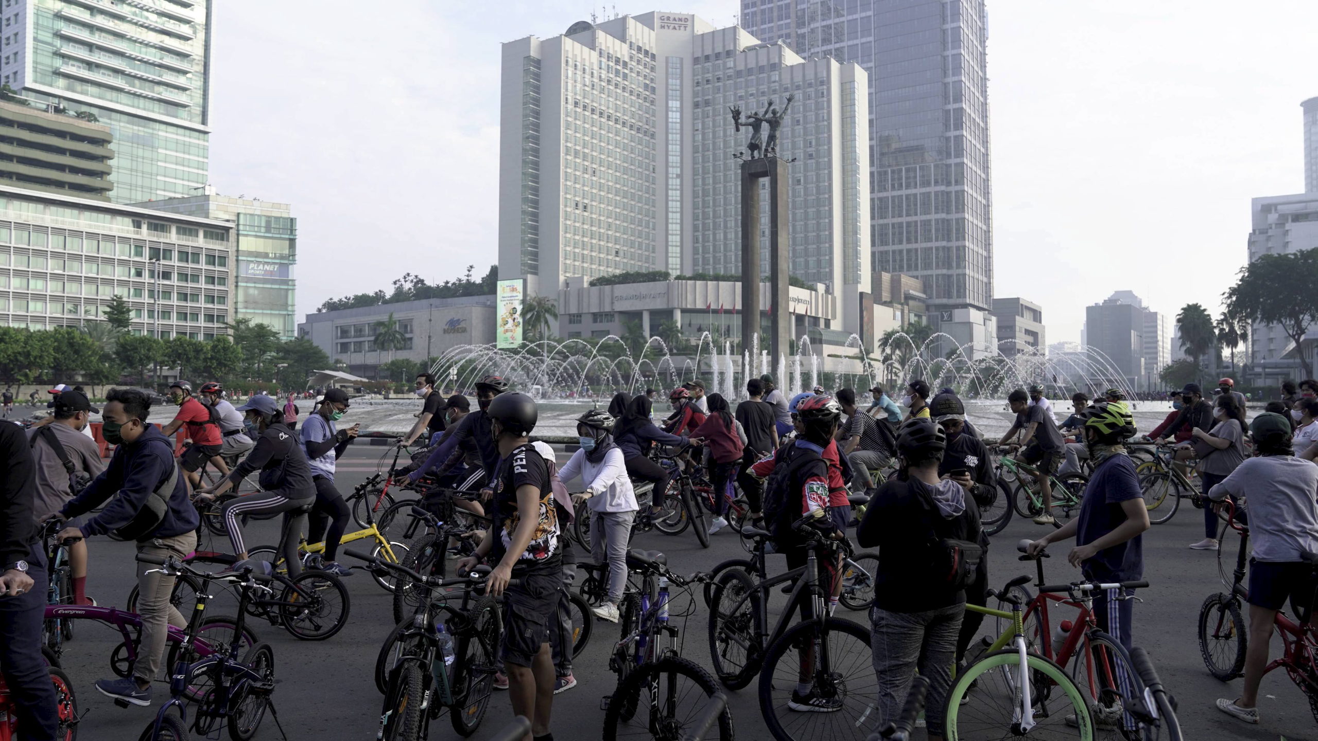 Upaya Dan Kebijakan Pemerintah Indonesia Menangani Pandemi Covid-19 ...